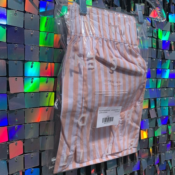 NWT All Year Round (AYR) The Staycation Short in Cherry Blossom Size XS - Picture 2 of 14